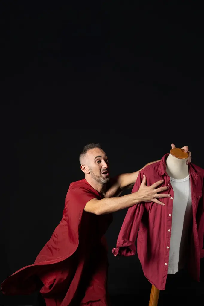 La Estación - Monologo musical para teatros contratar sevilla huelva cadiz badajoz ayuntamientos | Parachuru 5.webp